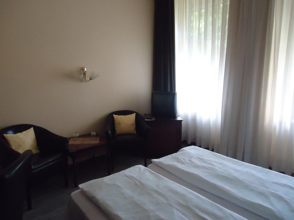 Am Ratshof 3* Halle (Saale)